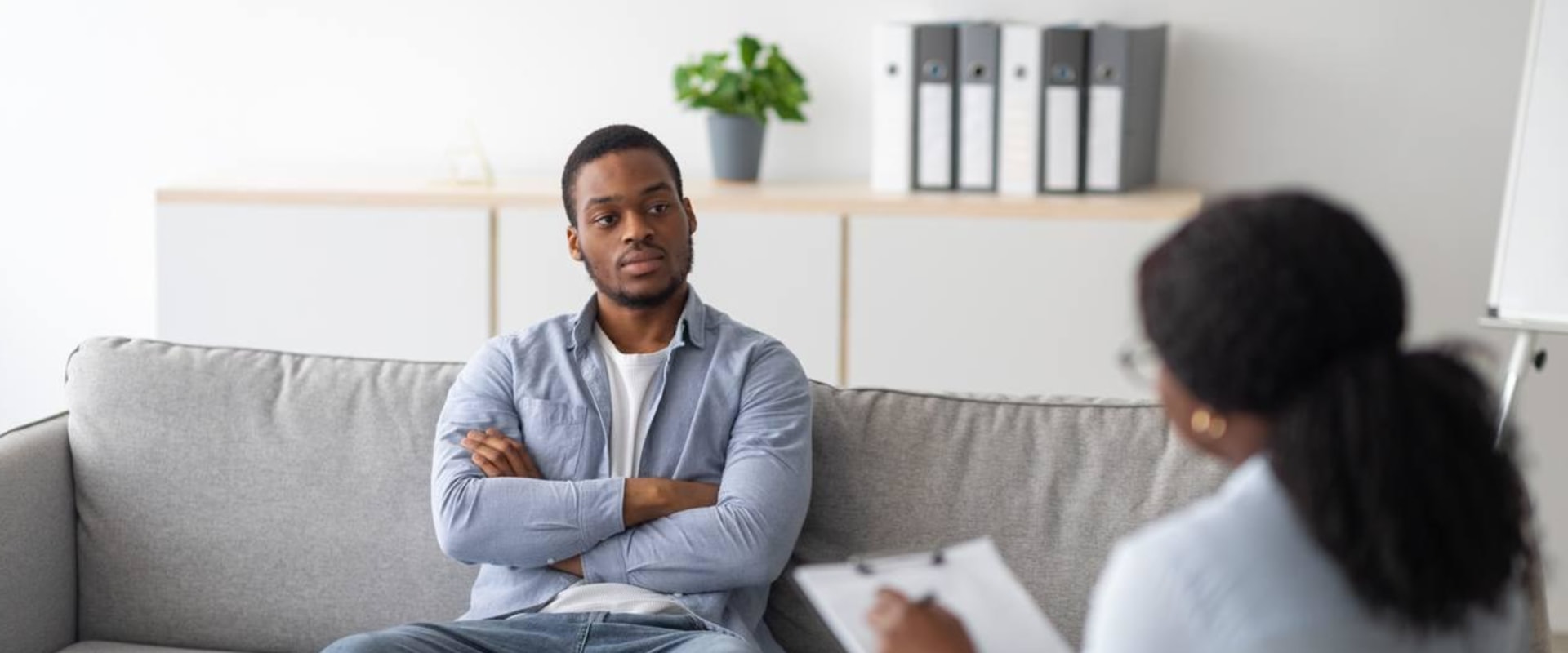 Is it better to see a psychiatrist or psychologist for ptsd?